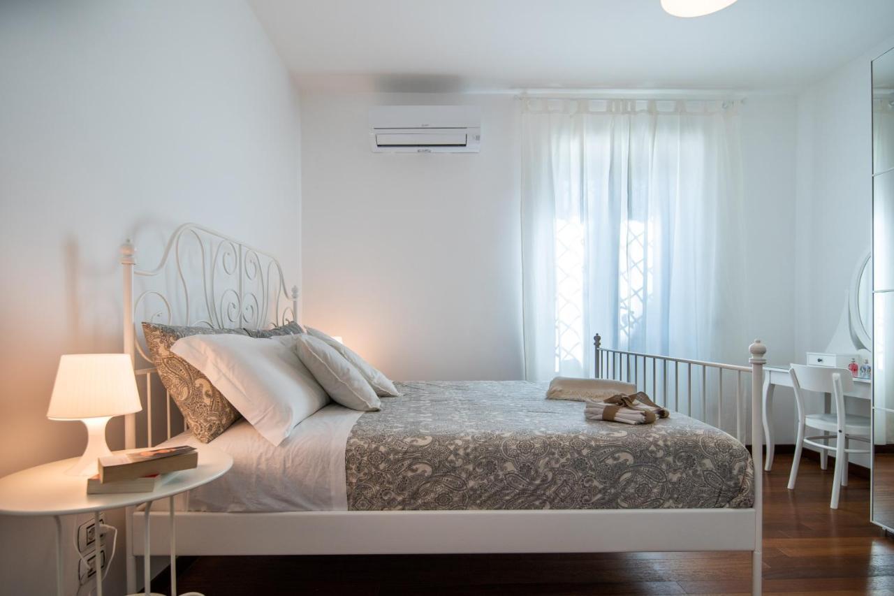 Familiaris Pompei Holiday Home Екстер'єр фото